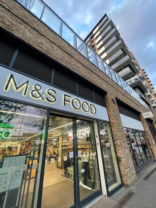 Spacious 2 Bed Flat Next To Elizabeth Line Appartamento Londra