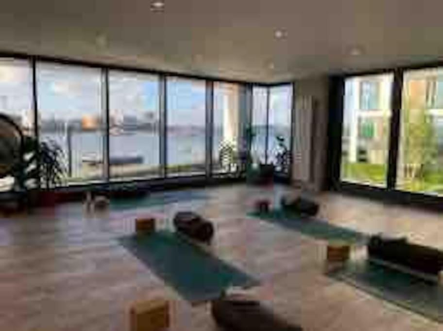 Spacious 2 Bed Flat Next To Elizabeth Line Appartamento