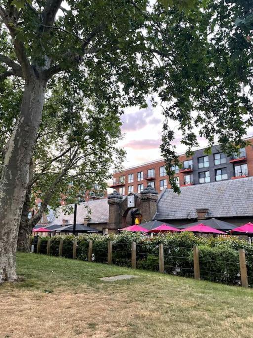 Appartamento Spacious 2 Bed Flat Next To Elizabeth Line Londra