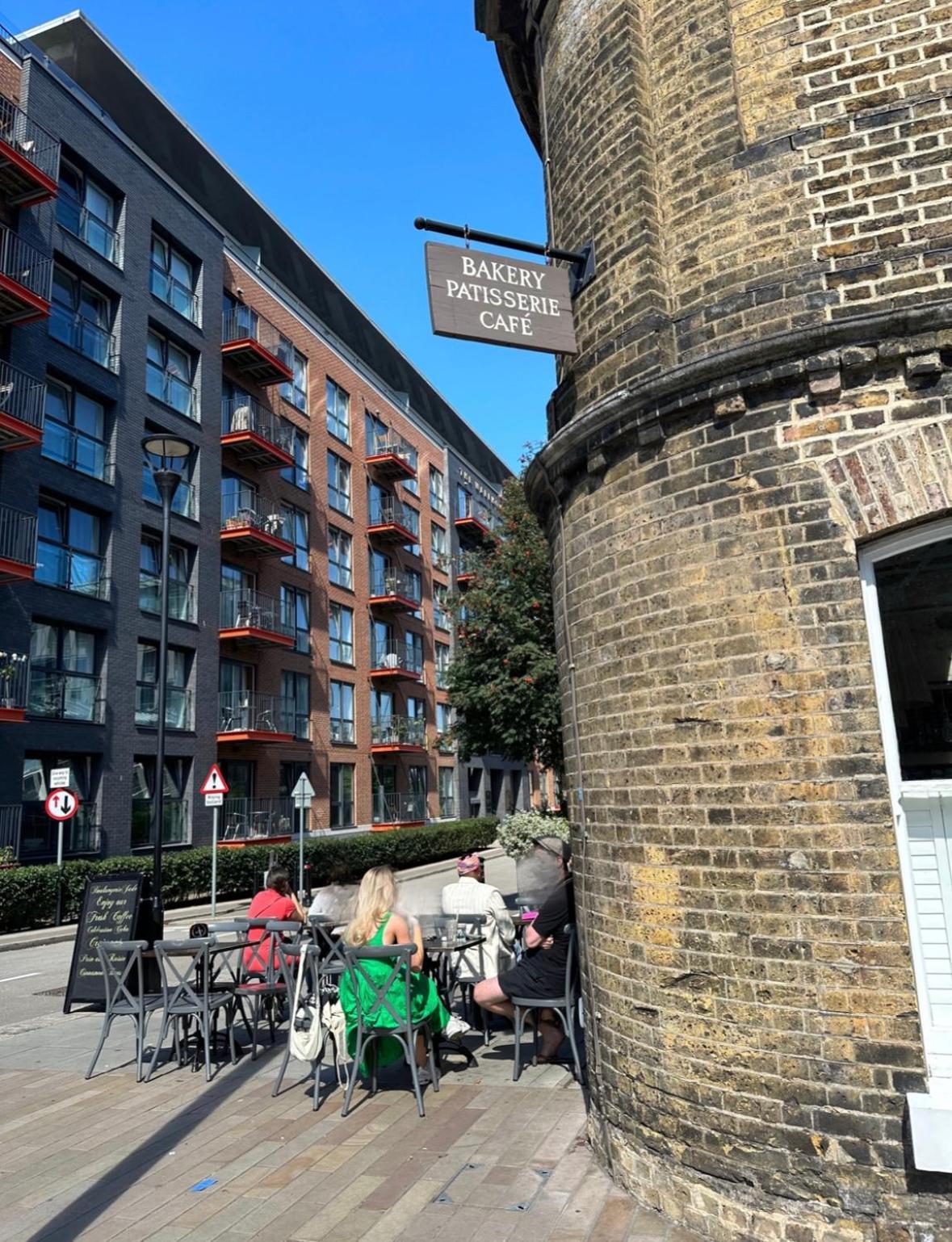 Appartamento Spacious 2 Bed Flat Next To Elizabeth Line Londra